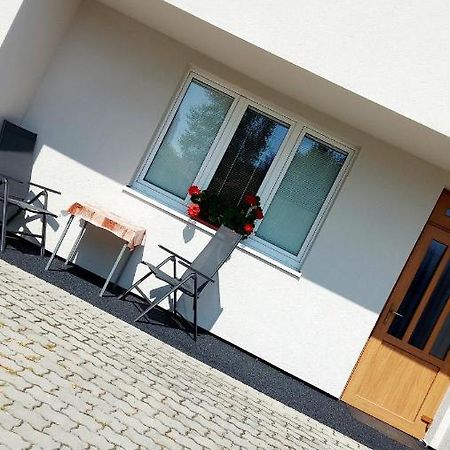 Apartman Jaruska ตีน นาด โวลตาวู ภายนอก รูปภาพ