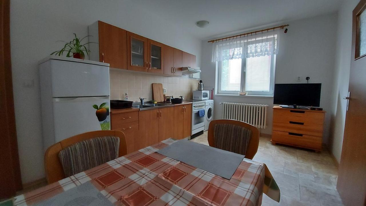 Apartman Jaruska ตีน นาด โวลตาวู ภายนอก รูปภาพ