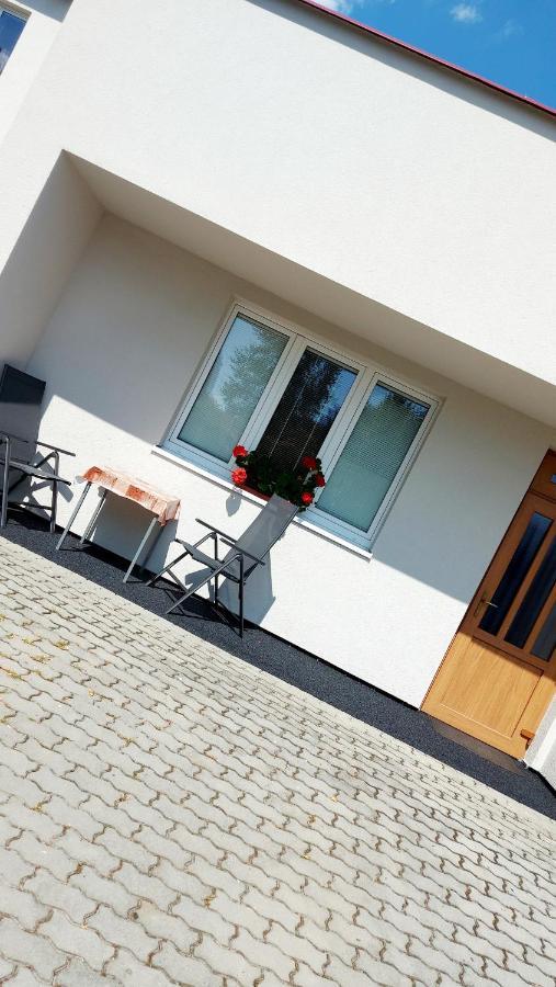 Apartman Jaruska ตีน นาด โวลตาวู ภายนอก รูปภาพ